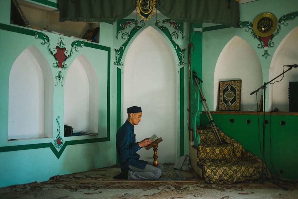 شنبه//مبلغ سوری و آموزش قرآن در سرزمین یخ/ از تجارت تا امامت مسجد + عکس
