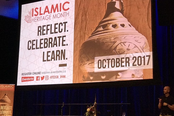 انگلیسی/ دفاع آموزش و پرورش تورنتو از کتاب راهنمای اسلام