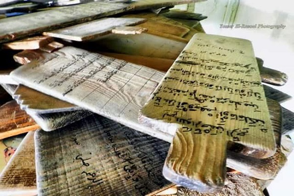 سنت برجای‌مانده کتابت آیات قرآنی بر روی صفحات چوبی