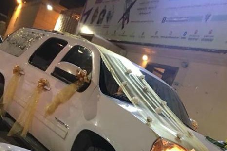 گلآرایی خودرو به پاسداشت مادر حافظ قرآن+ عکس گلآرایی خودرو به پاسداشت مادر حافظ قرآن+ عکس