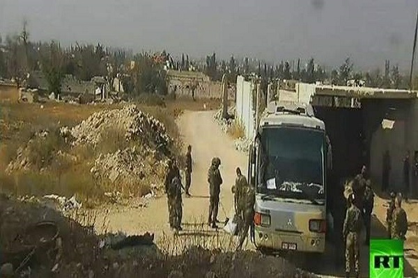 خروج 39 اتوبوس حامل افراد مسلح جیشالاسلام از دوما خروج 39 اتوبوس حامل افراد مسلح جیشالاسلام از دوما