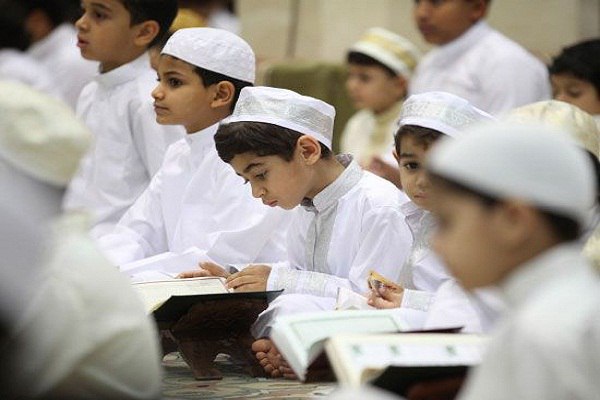 تکریم کودکان حافظ قرآن در مصر تکریم کودکان حافظ قرآن در مصر