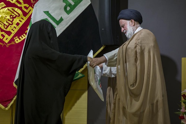 تجلیل از بانوان برتر قرآنی عراق در آستان عباسی