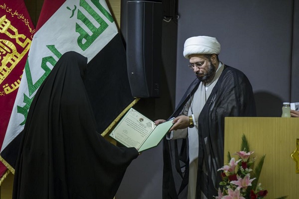 تجلیل از بانوان برتر قرآنی عراق در آستان عباسی