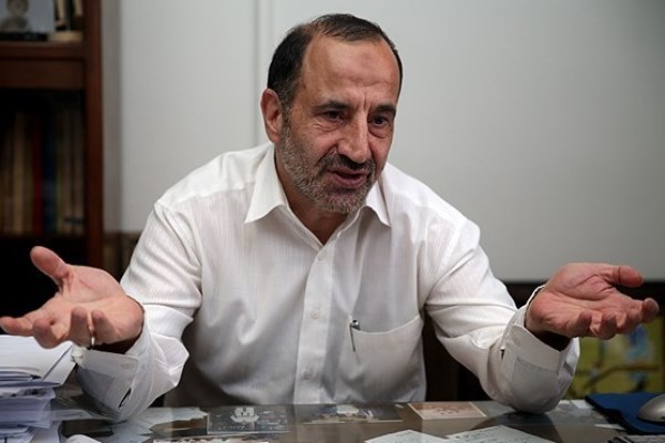 شنبه///منشأ اصلی فساد اقتصادی خامفروشی نفت است/ شنبه///منشأ اصلی فساد اقتصادی خامفروشی نفت است/