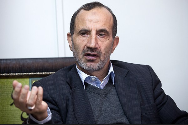 شنبه///منشأ اصلی فساد اقتصادی خامفروشی نفت است/ شنبه///منشأ اصلی فساد اقتصادی خامفروشی نفت است/