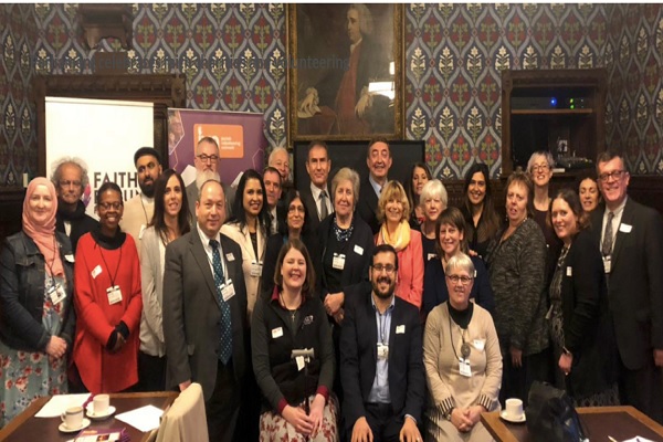 گزارش***مسلمانان بریتانیا، پیشتاز خدمات عام‌المنفعه