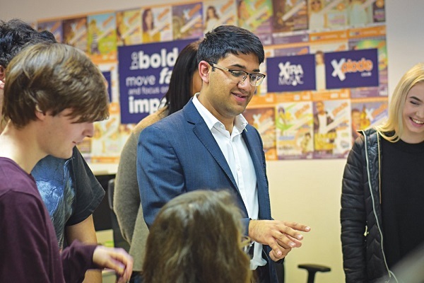 گزارش***مسلمانان بریتانیا، پیشتاز خدمات عام‌المنفعه