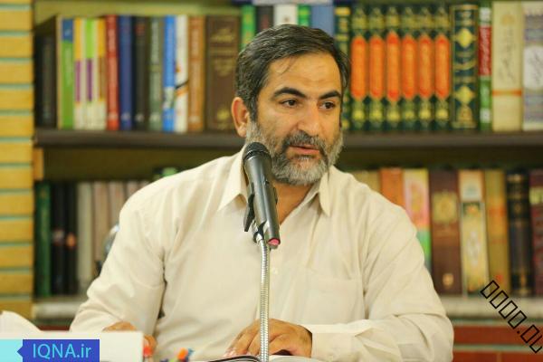 تریبون مداحان بیشتر از شاعران/ تاریخ شفاهی شعر انقلاب نداریم