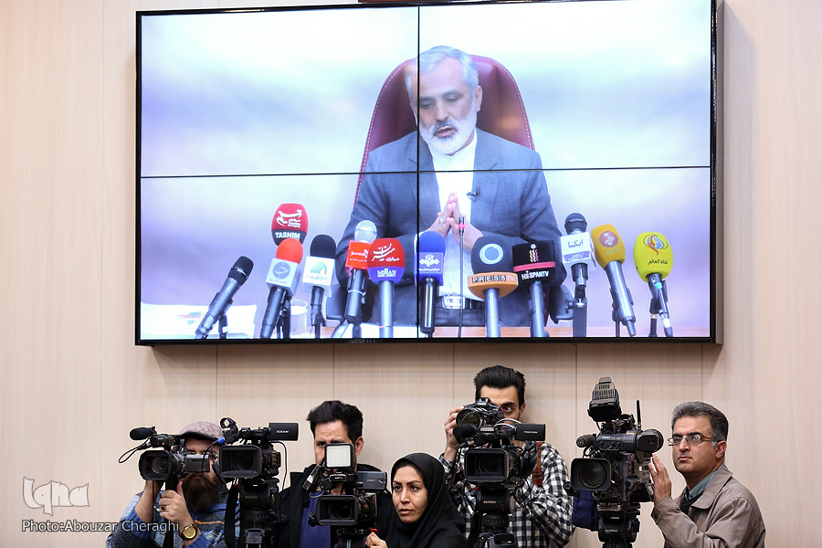 به‌کارگیری ظرفیت چهل‌سالگی انقلاب به‌ مثابه دفاع مقدس علیه نظام سلطه/ اعلام  شعار محوری مراسم