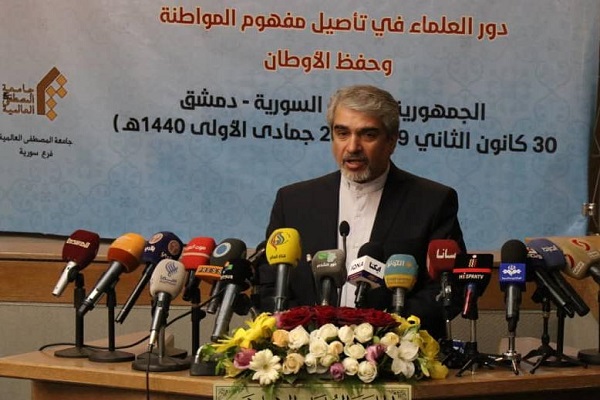 جبهه مقاومت در برابر دشمنان عزت اسلامی ایستاده‌ است