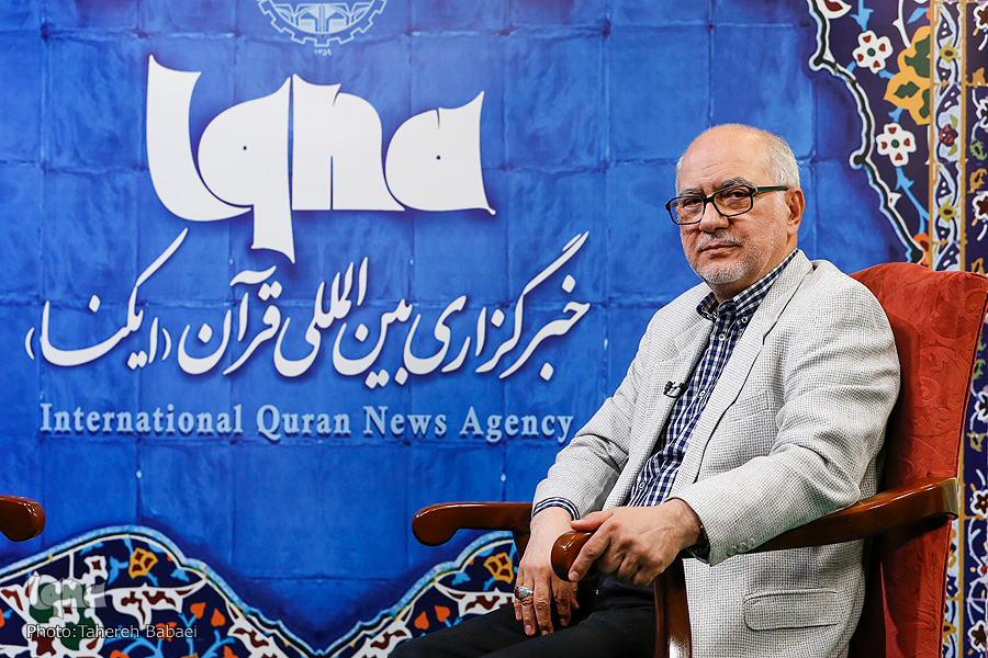 «علیم»، «حفیظ» و «امین»؛ ایده‌ال یک مدیریت/ برخی از مدیریت‌های قرآنی تحت تأثیر گونه‌ای از وساوس قرار می‌گیرند/ عملکرد مدیران؛ از عوامل کمرنگ شدن فعالیت‌های قرآنی در سطح جامعه/ انس مردم با قرآن و تلاوت، بحث فانتزی نیست/ نقطه نظرات مقام معظم رهبری از کانال تنگ نظرانه اجرایی رد می‌شود