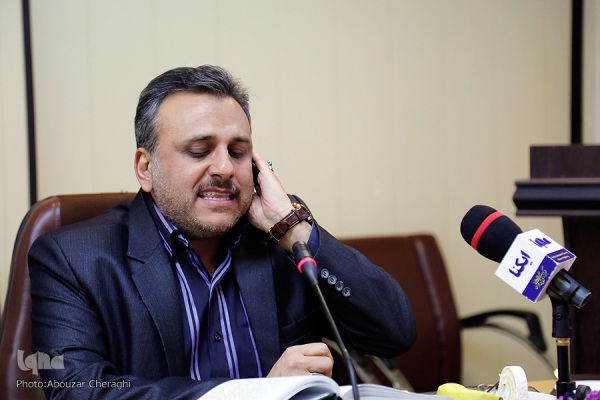 شاهکاری از تلاوت علیرضا نداف از سوره حمد و کوثر شاهکاری از تلاوت علیرضا نداف از سوره حمد و کوثر