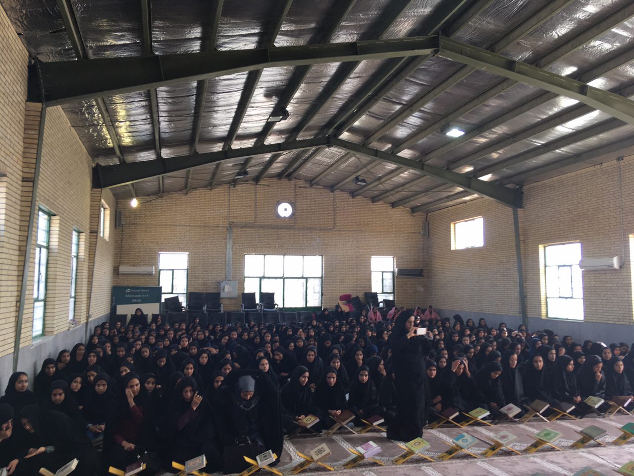 کاروان قرآنی انقلاب به عنبرآباد کرمان رسید