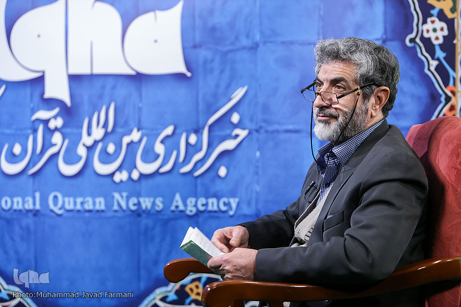 نقش مدیران و کم‌رنگ بودن قرآن در جامعه / دست‌های پشت پرده در شکل‌گیری برخی نهادها