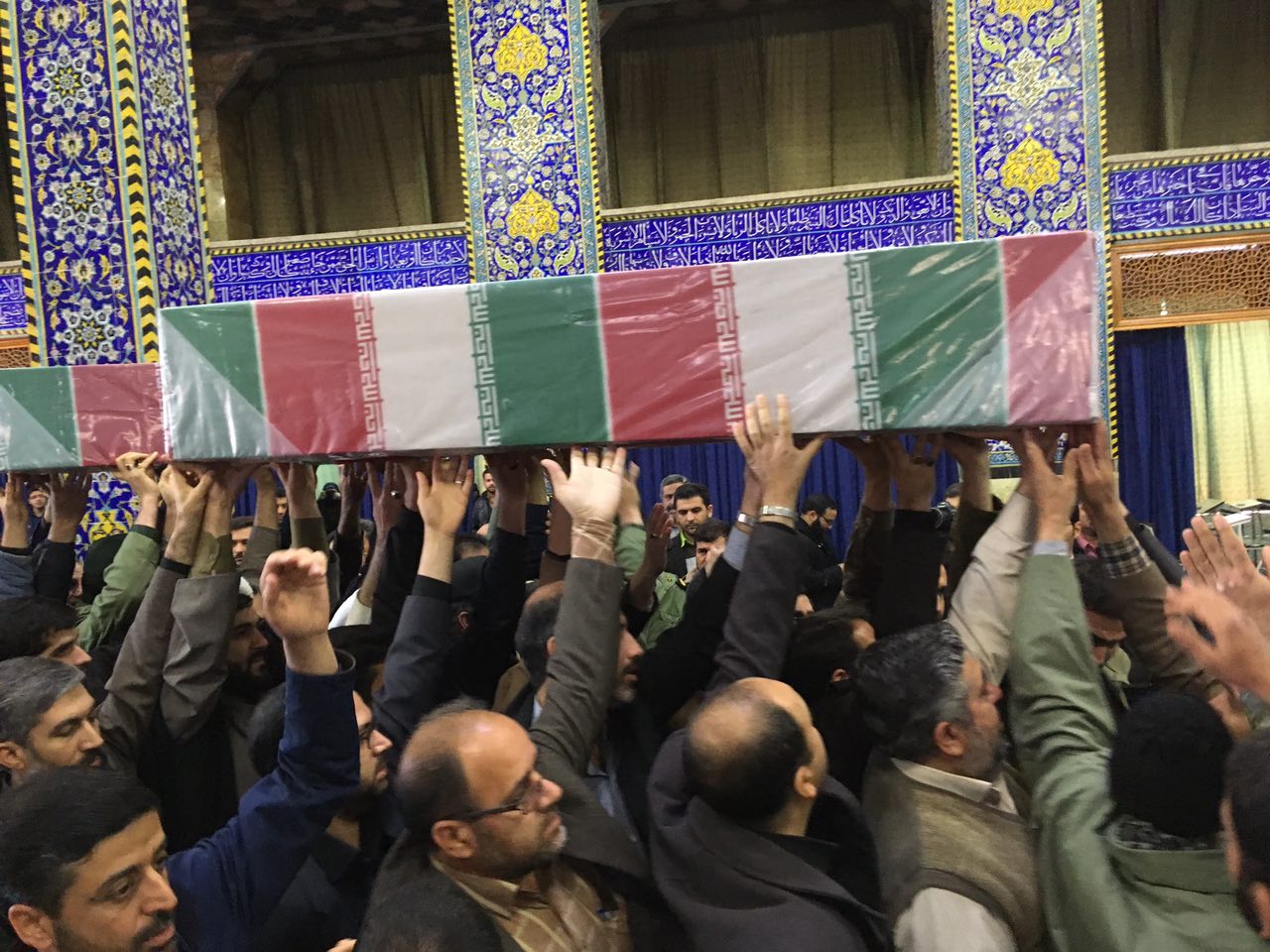 کاروان قرآنی انقلاب بر مزار شهید قرآنی منا