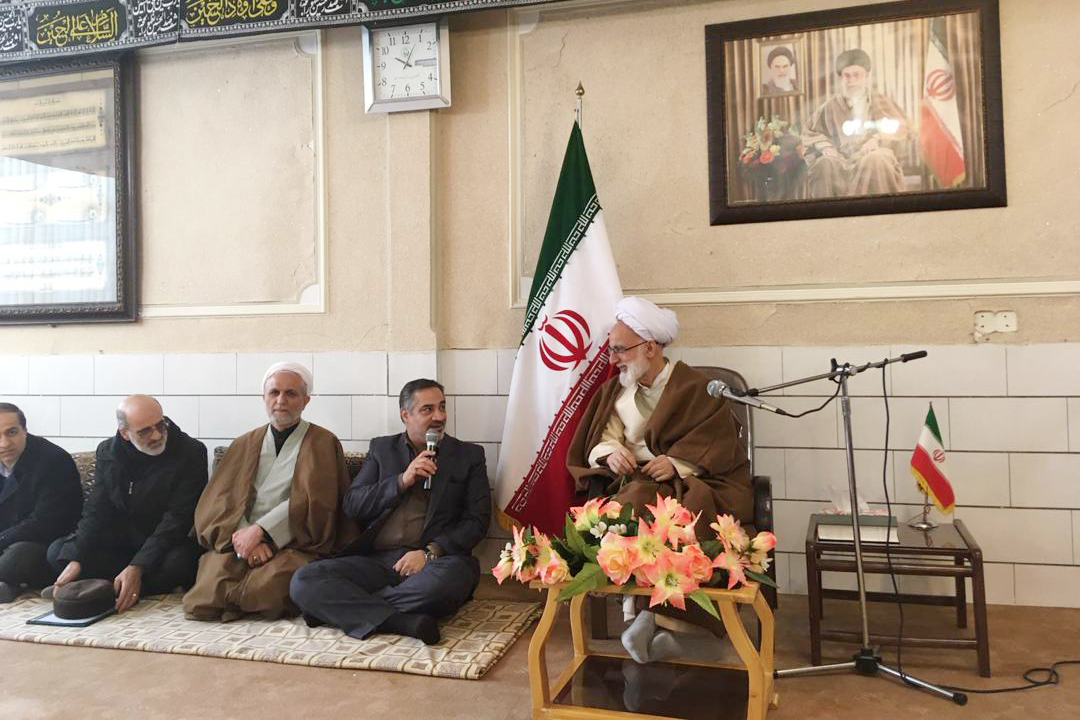 قاریانی که به خوانندگی روی می‌آورند به خود ظلم می‌کنند/ یادی از کربلایی کاظم ساروقی