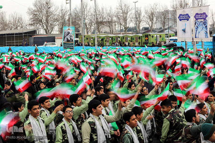 تکرار شگفتی در فجر فاطمی/ سلام انقلاب به دهه پنجم با افتخار به گذشته و امید به آینده
