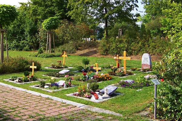 نگاهی به فرهنگ خاکسپاری پیروان ادیان در آلمان