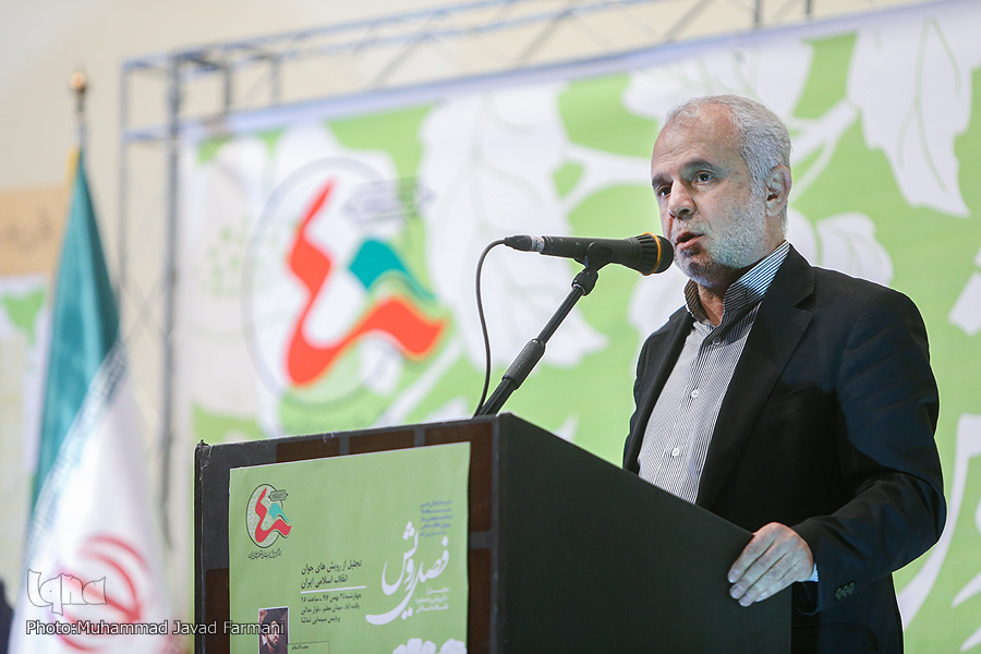 رویش‌های نسل سوم انقلاب تجلیل شدند/ «سیدمحمدحسین طباطبایی»؛ رویش قرآنی انقلاب