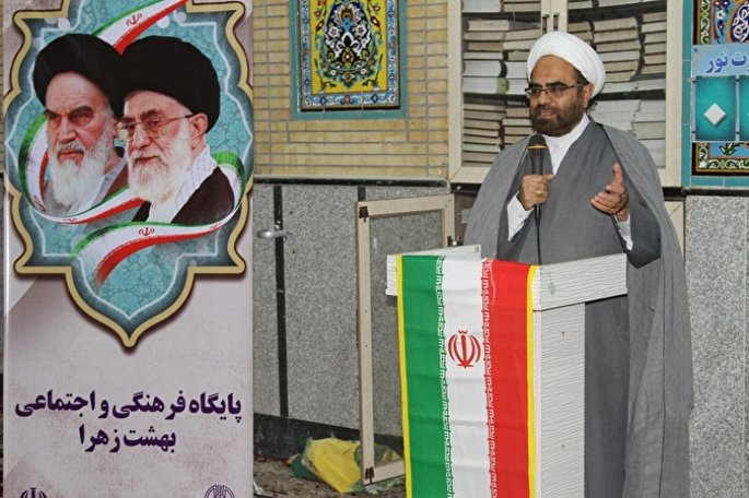 هدف دشمن ایجاد شبهه و تردید در افکار جوانان نسبت به انقلاب است