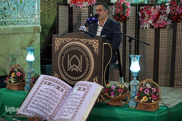 استقبال مردم قرآن دوست آران و بیدگل از کاروان قرآنی انقلاب