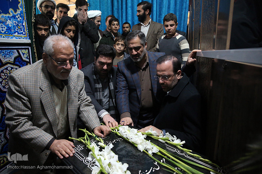 ادای احترام کاروان قرآنی انقلاب به شهید حججی