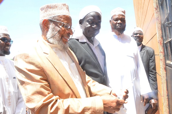 کشیش کنیایی چگونه مسلمان شد؟+عکس