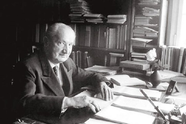 لزوم بازگشت پرشور و عاشقانه به متون مقدس/OK