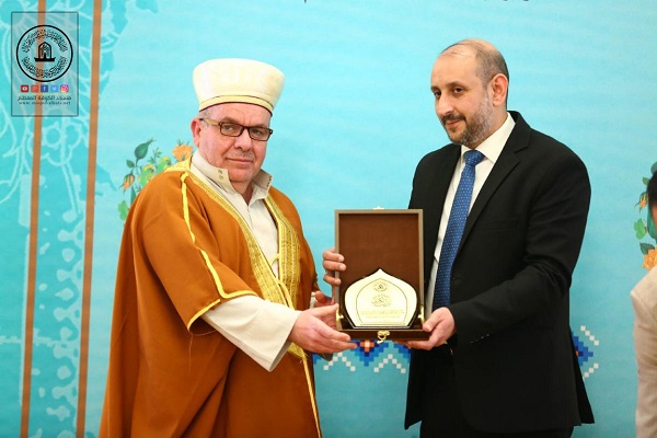 تصاویری از آیین تجلیل از برگزیدگان مسابقات قرآن دانشجویی عراق تصاویری از آیین تجلیل از برگزیدگان مسابقات قرآن دانشجویی عراق