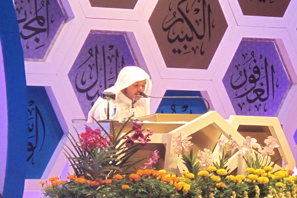 تلاوت حزن&zwnj;انگیزی که اشک حضار را درآورد / غوغای پدیده خردسال سنگالی