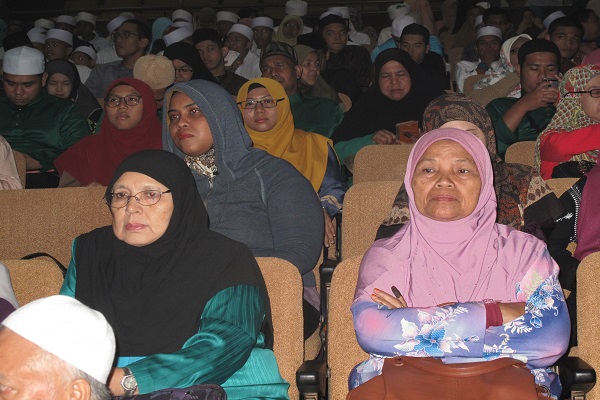 سومین شب بخش تلاوت مسابقات قرآن مالزی به روایت تصویر