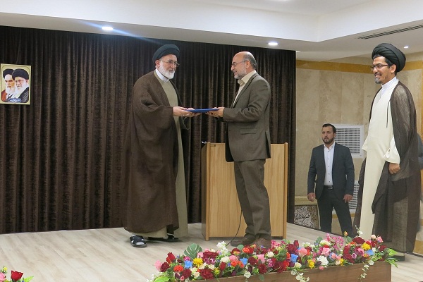 مدیر جدید پژوهشکده حج و زیارت را بیشتر بشناسیم مدیر جدید پژوهشکده حج و زیارت را بیشتر بشناسیم