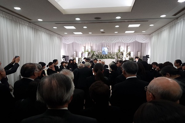 وداع ژاپنی‌ها با مترجم نهج‌البلاغه+عکس