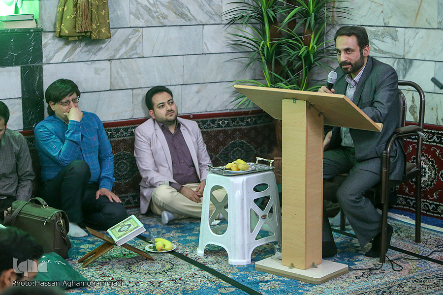 تجلیل از معلم قرآن در مسجد پیغمبر تهران