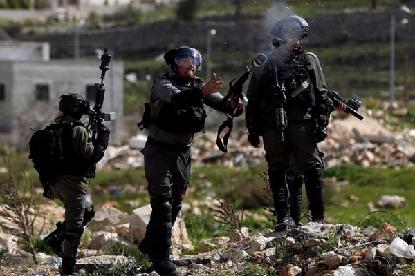 زخمی شدن دهها فلسطینی در درگیری با نظامیان صهیونیست در قدس شرقی زخمی شدن دهها فلسطینی در درگیری با نظامیان صهیونیست در قدس شرقی