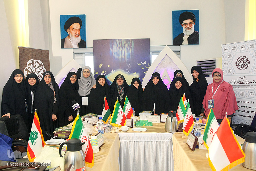 نمایش دیپلماسی وحدت با &laquo;یک کتاب، یک امت&raquo;/ شاخه&zwnj;های گل؛ پاسخی به ایران&zwnj;ستیزان