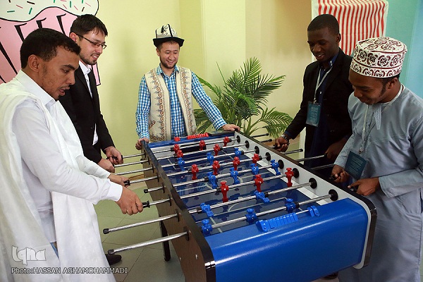 اجرای نمایندگان ایران در روز دوم مسابقات / تحلیل های کارشناسان از ابداع در برگزاری / تشویق های بی امان دانشجویان از تلاوت شورانگیز «حمید شاکرنژاد» اجرای نمایندگان ایران در روز دوم مسابقات / تحلیل های کارشناسان از ابداع در برگزاری / تشویق های بی امان دانشجویان از تلاوت شورانگیز «حمید شاکرنژاد»