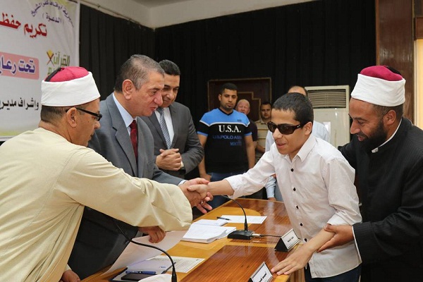 تکریم حافظان قرآن مسابقات قرآن ماه رمضان در مصر تکریم حافظان قرآن مسابقات قرآن ماه رمضان در مصر