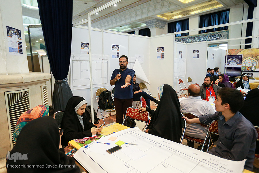 دوازدهمین شب نمایشگاه قرآن و حال و هوای میلاد کریم اهل بیت(ع) دوازدهمین شب نمایشگاه قرآن و حال و هوای میلاد کریم اهل بیت(ع)