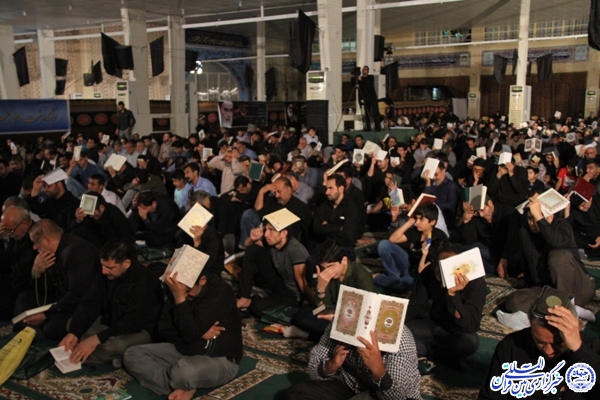 شب قدر، شبی نجات بخش و کمال آفرین است + شب زندهداران بوشهری از نگاه دوربین شب قدر، شبی نجات بخش و کمال آفرین است + شب زندهداران بوشهری از نگاه دوربین