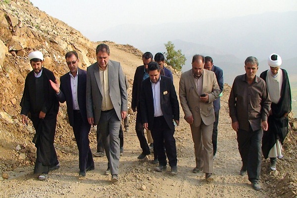 مبلغ مستقر در منج و دستگیری از مردم مبلغ مستقر در منج و دستگیری از مردم