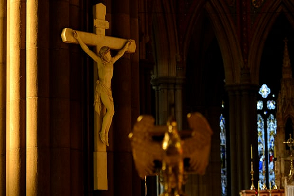 امکان شکایت از کلیسا در پی آزارهای جنسی فراهم شد