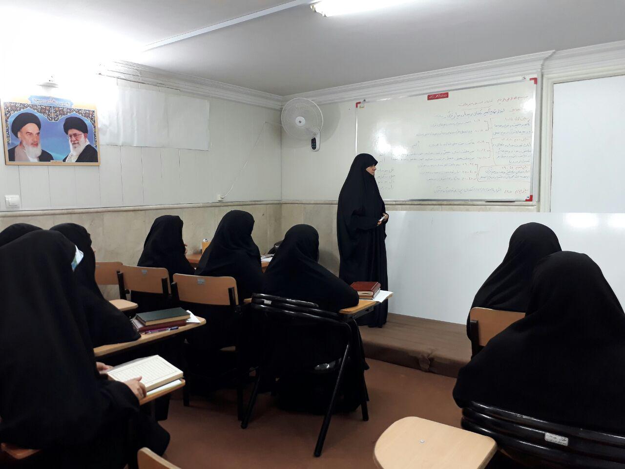 لزوم نگاه تخصص گرایی به بحث آموزش قرآن در مؤسسات/ خلاء آموزش تخصصی قرآن از کجا نشات میگیرد /لزوم نگاه تخصص گرایی به بحث آموزش قرآن در مؤسسات/ خلاء آموزش تخصصی قرآن از کجا نشات میگیرد