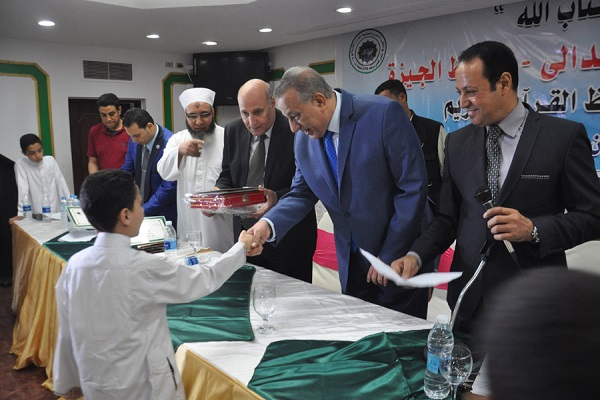 تجلیل از 35 دانش آموز حافظ در  استان جیزه مصر