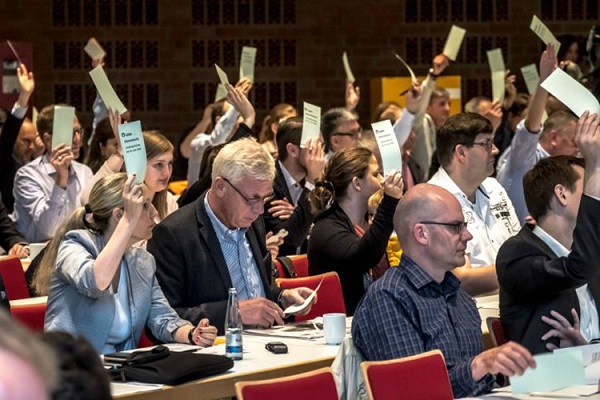 اتحادیه مسیحی آلمان به مخالفان روسری پیوست