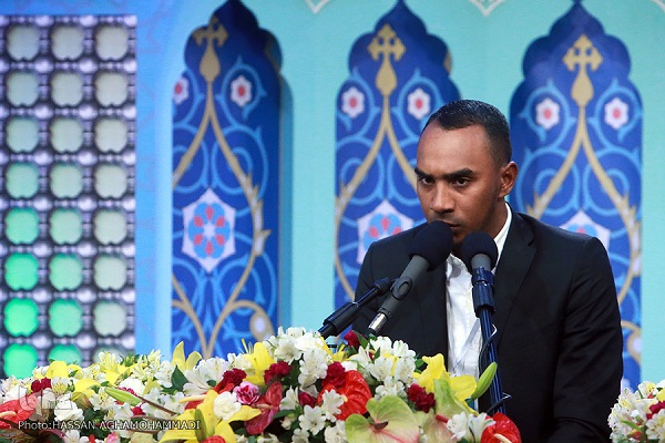 تحسین داوران از اجرای نماینده ایران در هفتمین شب از مسابقات بینالمللی قرآن دانشجویان تحسین داوران از اجرای نماینده ایران در هفتمین شب از مسابقات بینالمللی قرآن دانشجویان