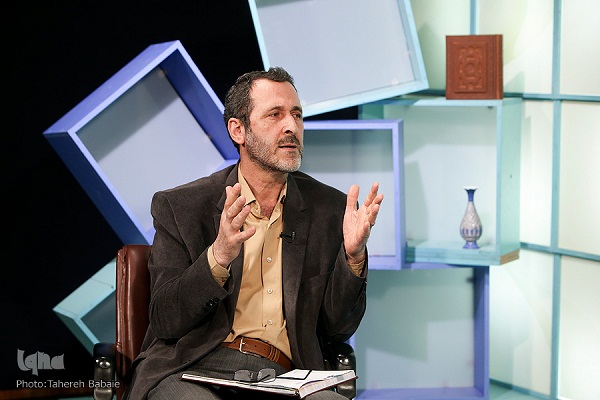 توجه به صلح نیازمند مهیا کردن بذرهای فلسفه است