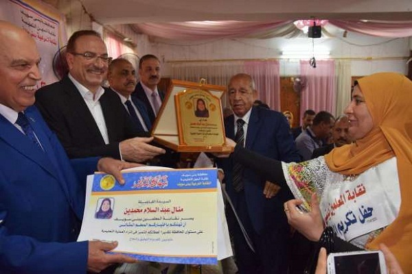 تکریم معلمان نمونه و حافظ قرآن مصر+عکس