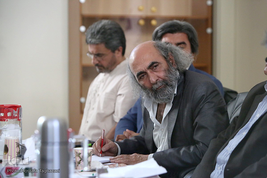 اگر به جزئیات پاسخ دهیم، در تمدن جدید استحاله می‌شویم/ ما را با استدلال سرگرم کرده‌اند تا جرئت سخن را بگیرند